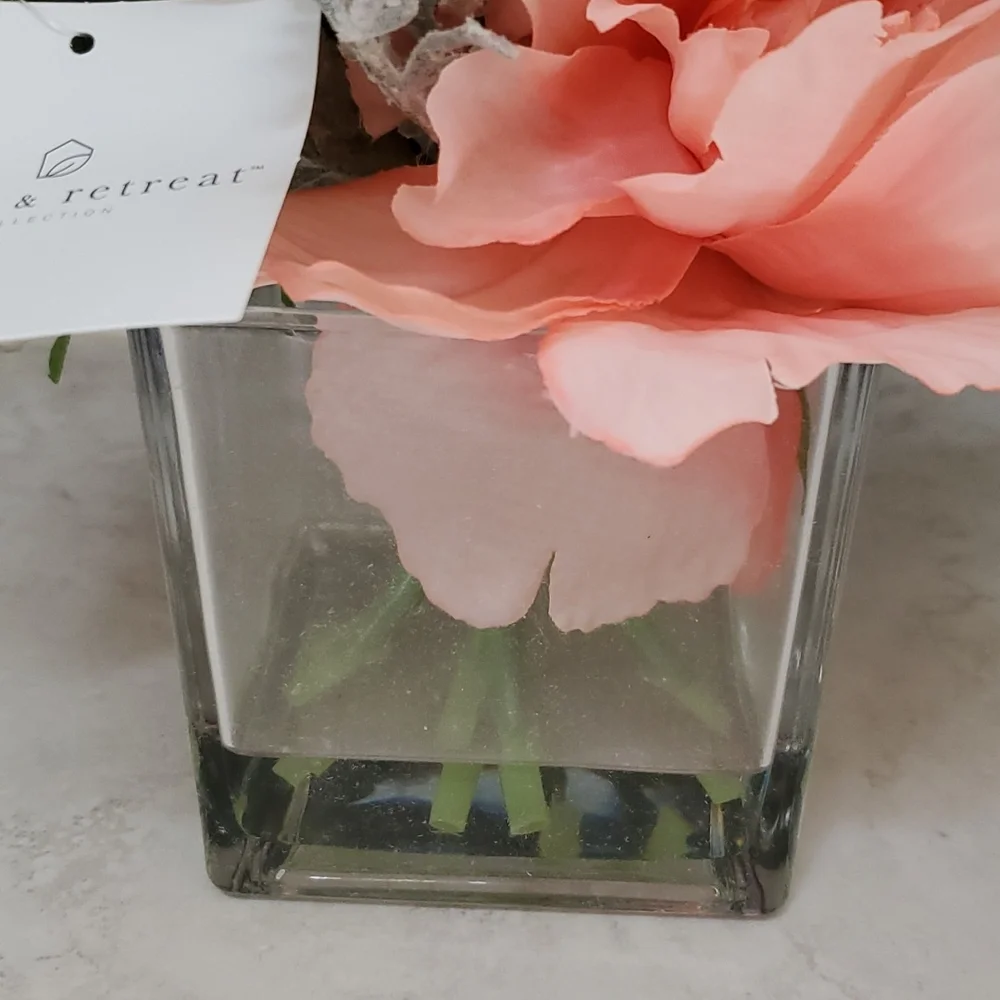 🌸 Pink/Peach Faux Floral Arrangement in Square Glass Holder 🌸